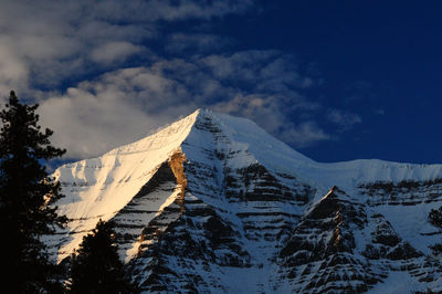 Snowcapped mountain against sky