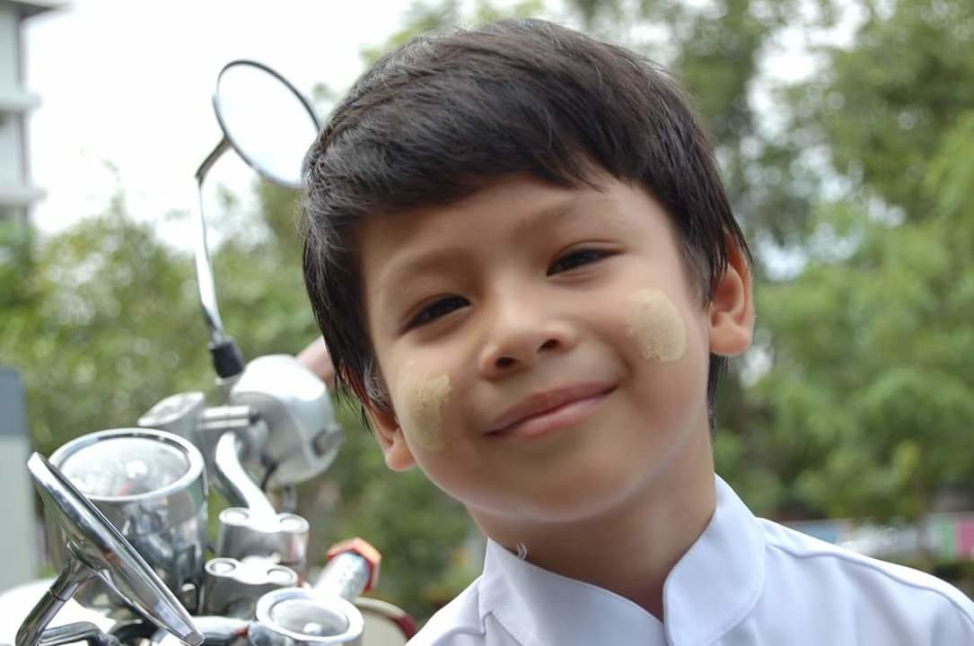 portrait, headshot, childhood, one person, child, men, day, focus on foreground, males, front view, close-up, real people, smiling, looking at camera, happiness, boys, outdoors, nature, innocence