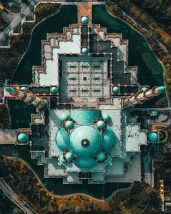 An aerial photograph of malaysia federal mosque situated in kuala lumpur