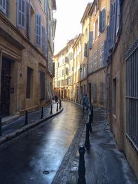 Narrow alley in city