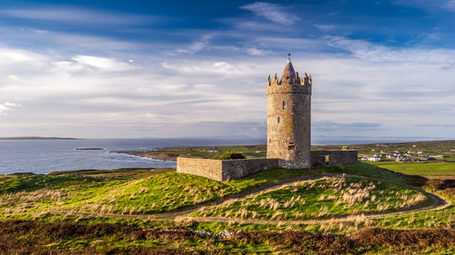Doonagore castle a round 16th-century tower located near the coastal village of doolin in ireland