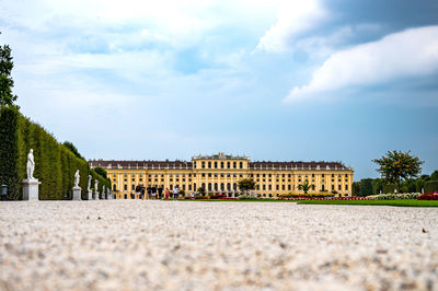 Vienna, austria - august 29, 2019. classic view of famous schonbrunn palace in vienna