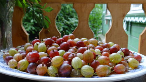 Close-up of ripe gooseberries in plate