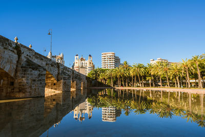 Puente del mar historical bridge in valencia city, spain built in 16th century to cross river turia