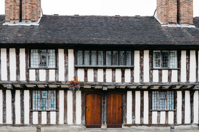 Facade of tudor house at stratford-upon-avon