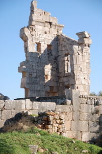 Old ruin building against sky