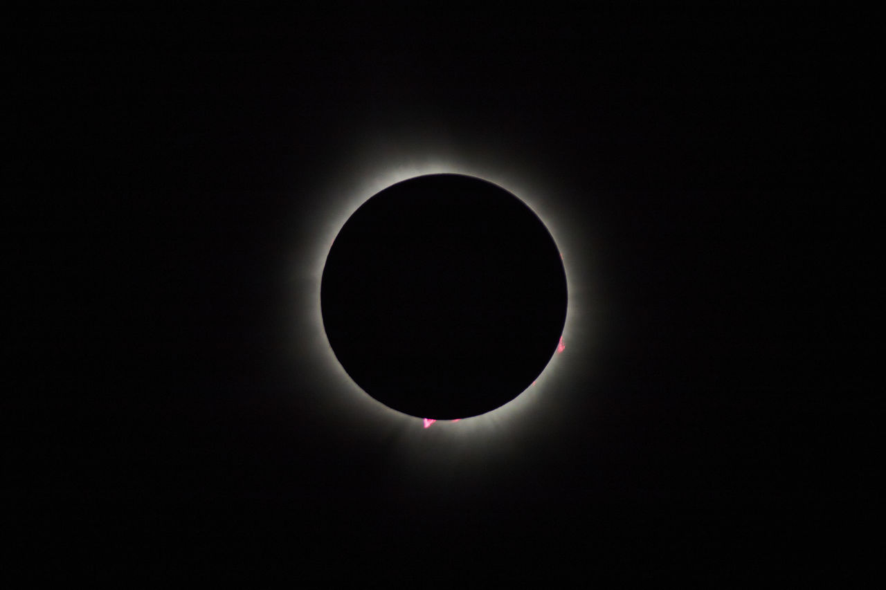 eclipse, space, natural phenomenon, astronomy, corona, moon, circle, sky, night, geometric shape, event, no people, beauty in nature, celestial event, nature, shape, solar eclipse, copy space, science, dark