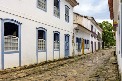 Street with old colonial-style houses  in the historic city of paraty on  rio de janeiro, brazil