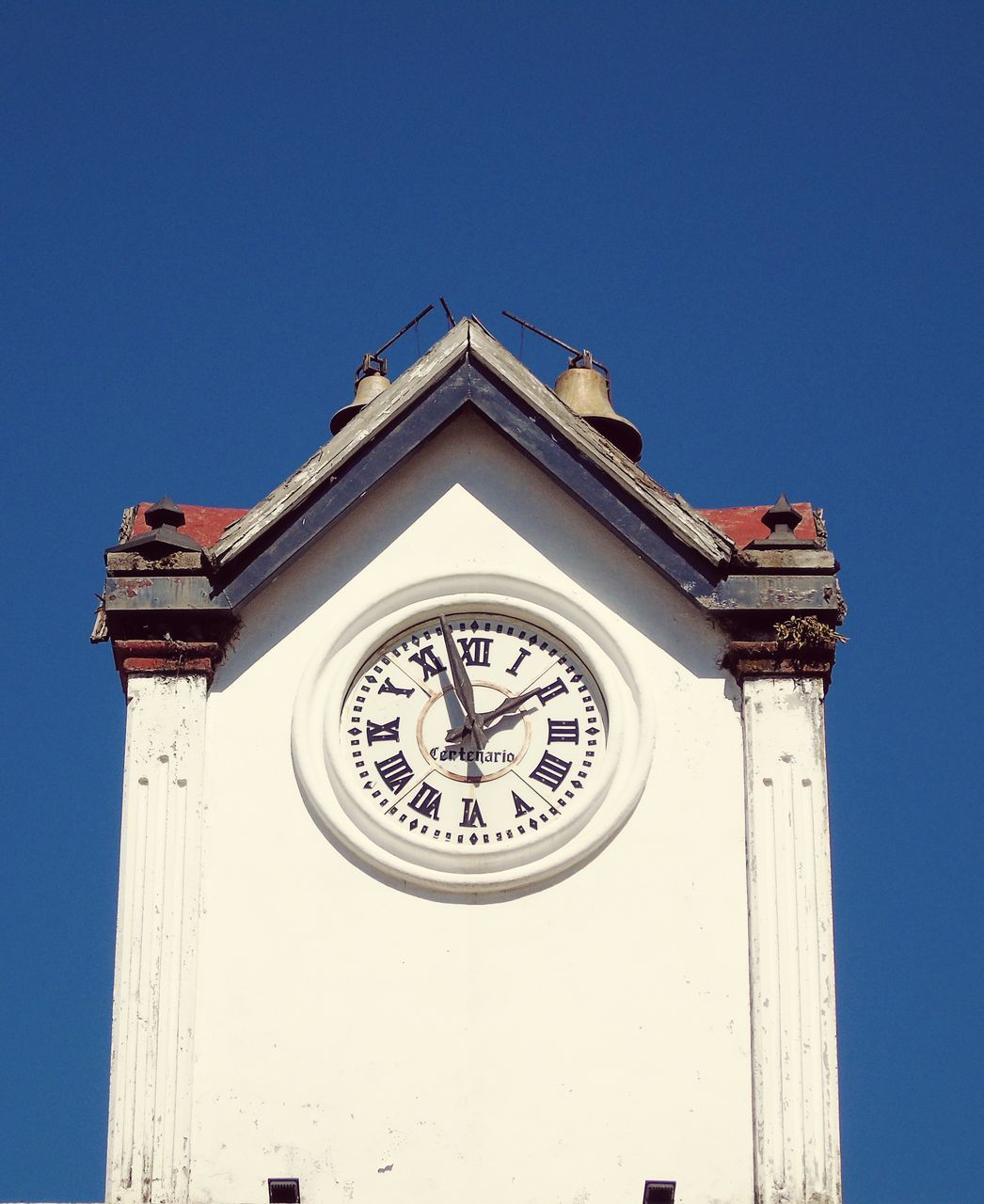 sky, built structure, low angle view, clear sky, architecture, building exterior, time, blue, clock, tower, building, nature, no people, roman numeral, day, roman, clock tower, clock face, sunlight, minute hand