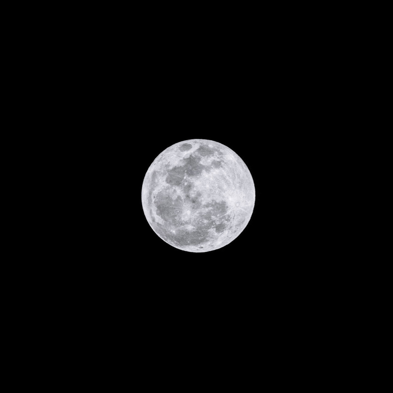 LOW ANGLE VIEW OF FULL MOON AGAINST SKY