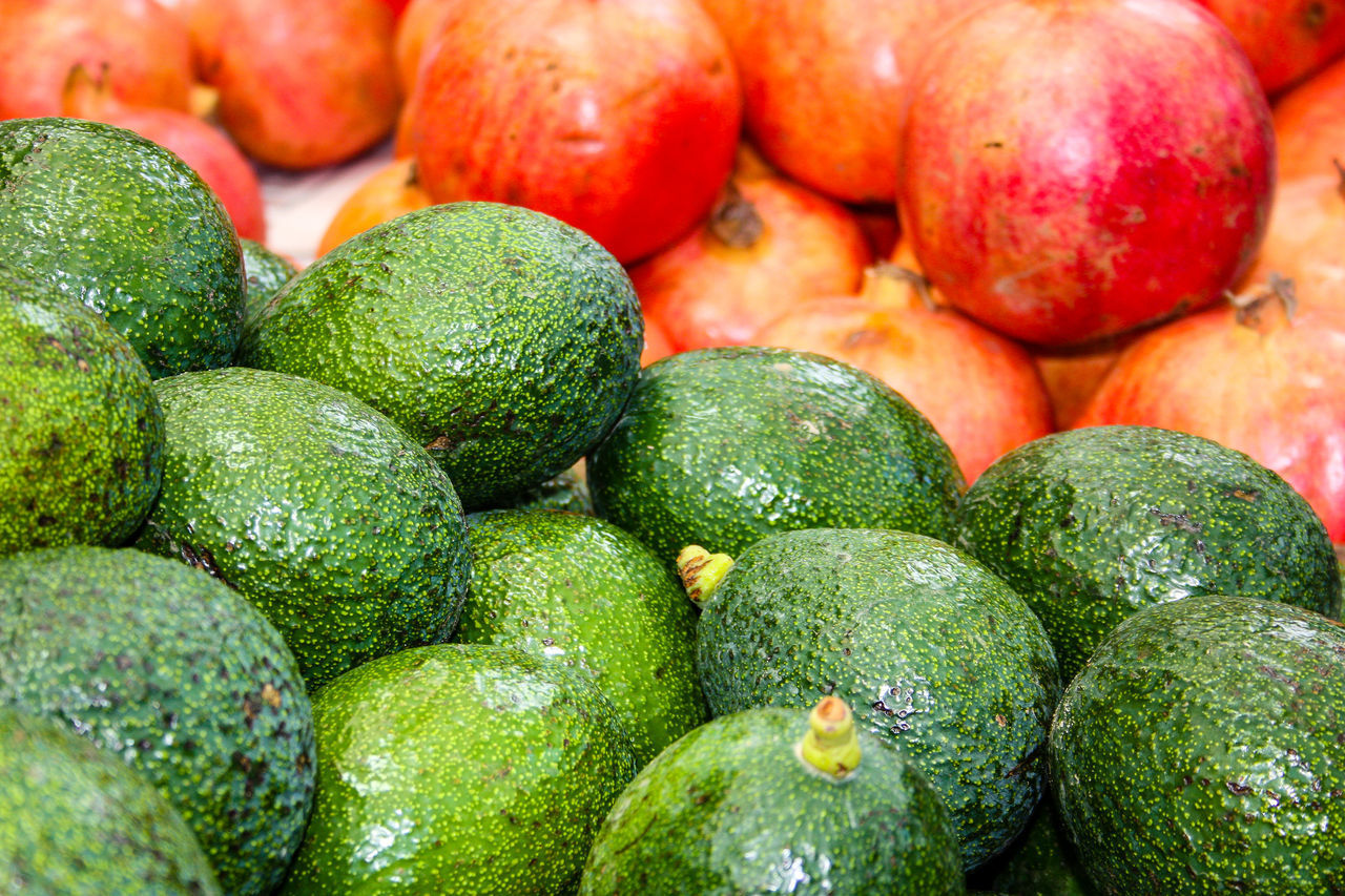 FULL FRAME SHOT OF FRESH FRUITS