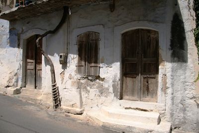 Abandoned building