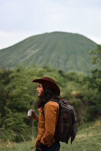 Enjoy outdoor coffee with a view of the green mountains
