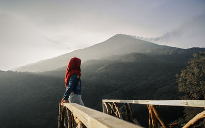 Looking at the mountains 