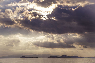 Scenic view of sea against dramatic sky, indonesia komodo 