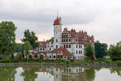 Reflection of building in lake