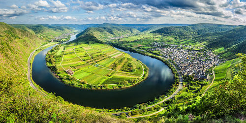 Germany, rhineland-palatinate, bremm, aerial view of oxbow bend of mosel river