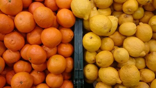 Full frame shot of oranges at market