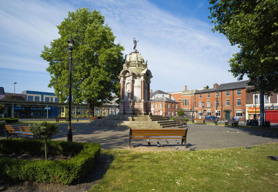 The monument to john kay, the inventor of the flying shuttle, at bury in the kay gardens