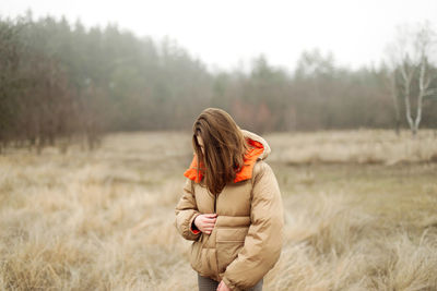 Outdoor portrait of a young woman.