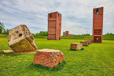 View of old ruins against sky