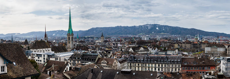 Zurich city with trams, lake, bahnhof, etc