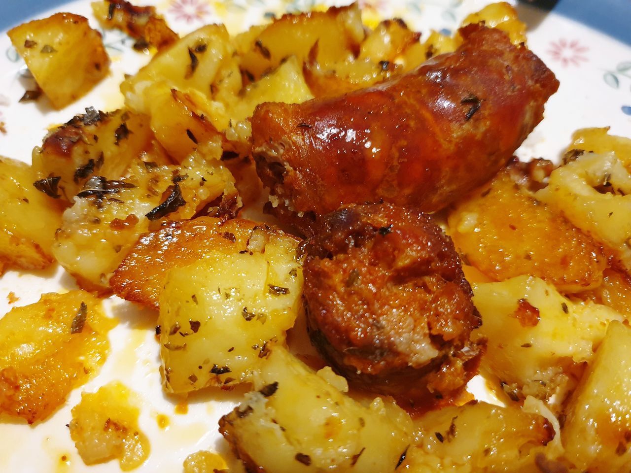 CLOSE-UP OF FOOD SERVED IN PLATE