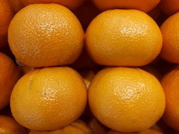 Close-up of oranges