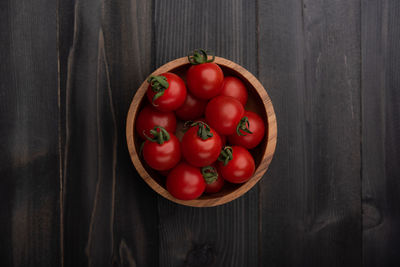 High angle view of tomatoes in bowl on table