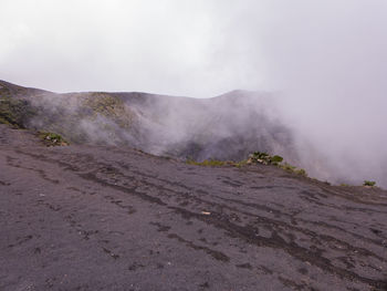 The irazú volcano in costa rica is 3432 m high, making it the highest peak in the cordillera central 
