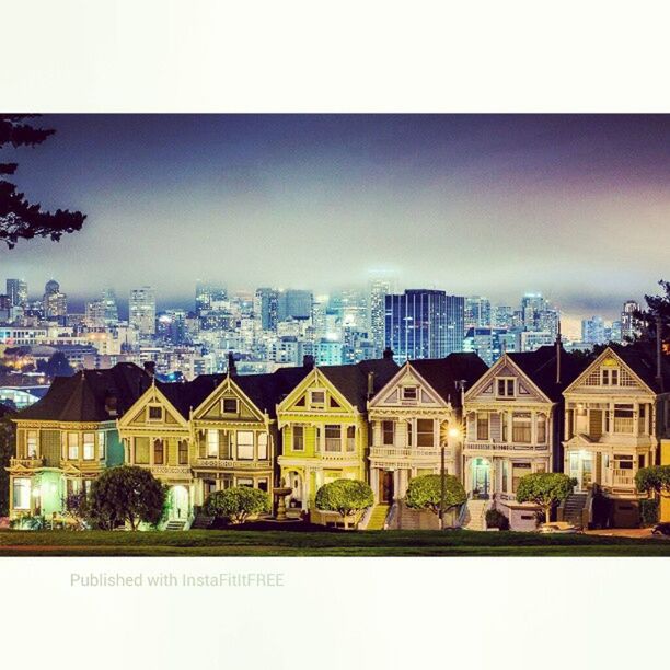 building exterior, architecture, built structure, city, cityscape, transfer print, tree, sky, residential building, city life, residential structure, residential district, auto post production filter, copy space, building, modern, day, outdoors, skyscraper, clear sky