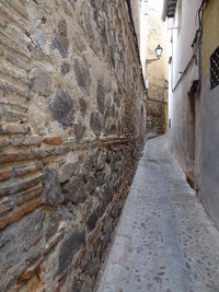 Narrow alley