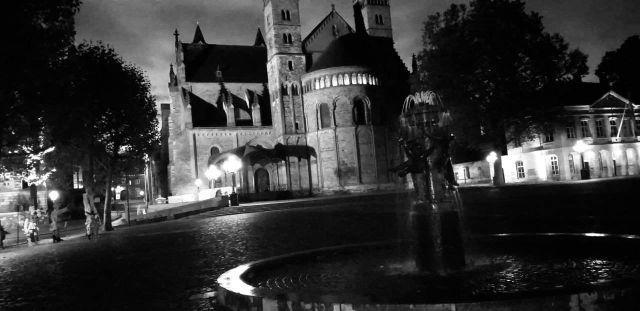 ILLUMINATED BUILDINGS AT NIGHT