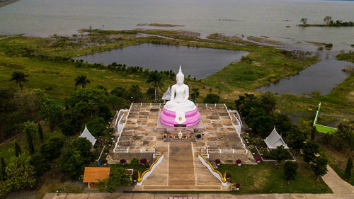 Statue of temple against sky