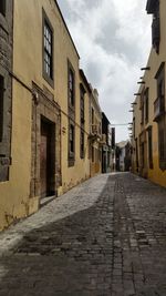 Narrow alley in city