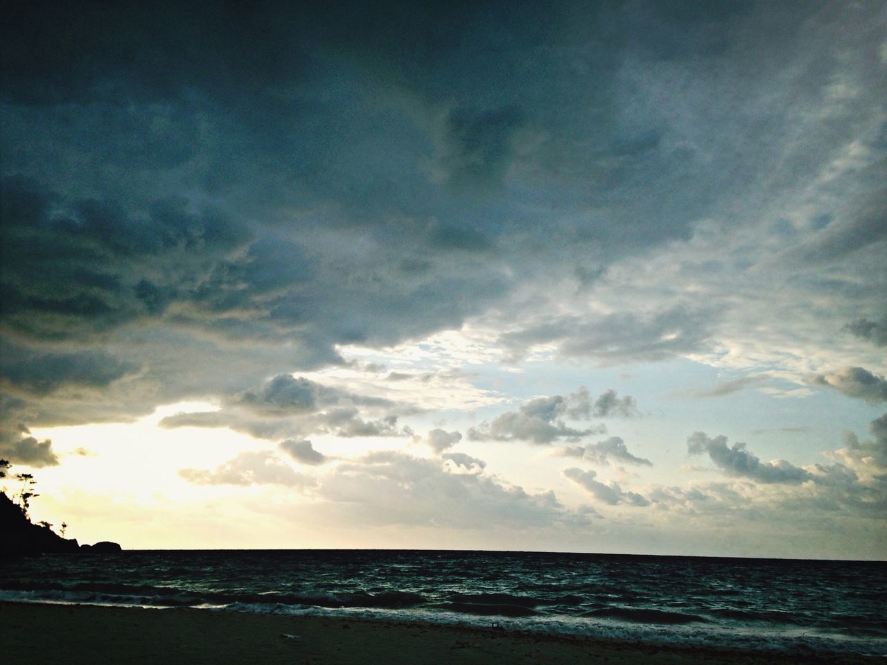 sea, horizon over water, sky, water, scenics, tranquil scene, tranquility, beauty in nature, beach, cloud - sky, nature, sunset, cloud, idyllic, cloudy, shore, outdoors, remote, calm, seascape