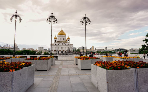 View of temple building against cloudy sky