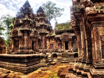 Statue of temple against sky