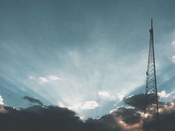 Low angle view of cloudy sky