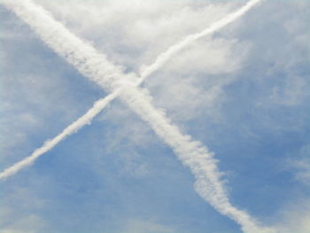 Low angle view of vapor trail in sky