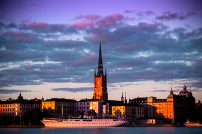 Photo taken at the södermalm viewpoint, overlooking riddarholmskyrkan in stockholm