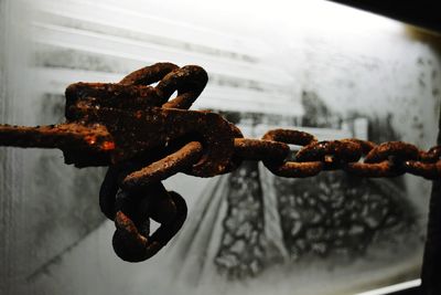 Close-up of rusty metal chain