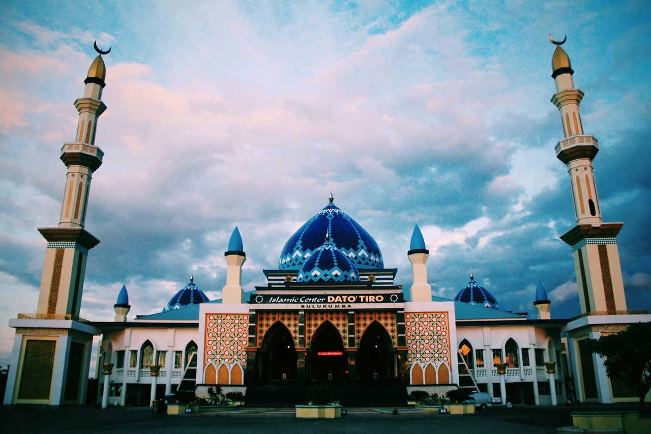 architecture, travel, cloud - sky, sky, travel destinations, city, dome, connection, building exterior, outdoors, no people, cityscape, day