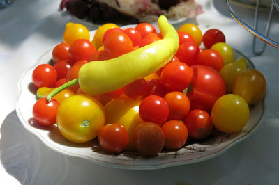 Close-up of tomatoes in plate