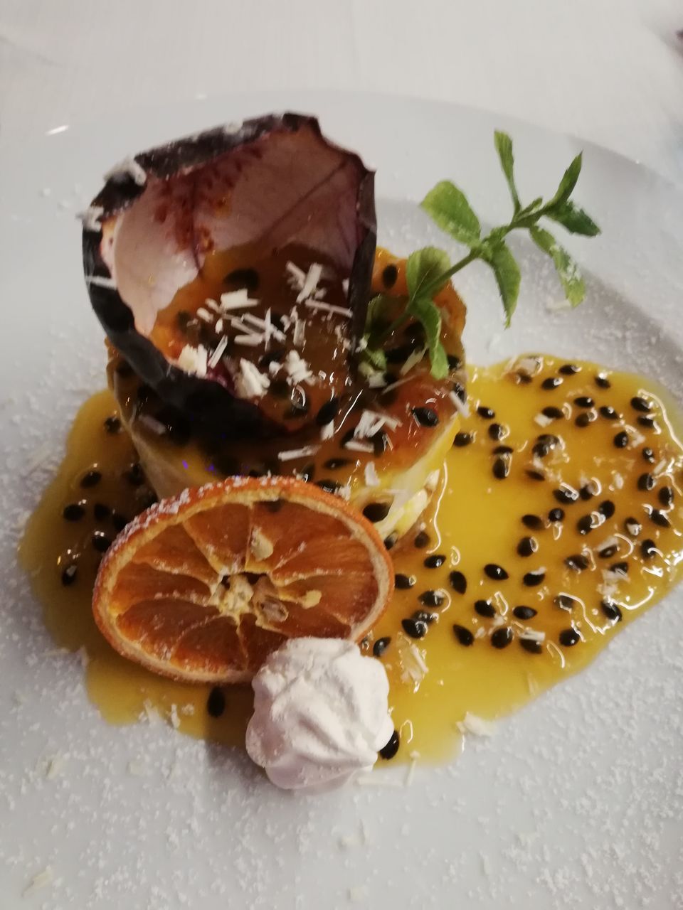 CLOSE-UP OF FRUITS ON PLATE