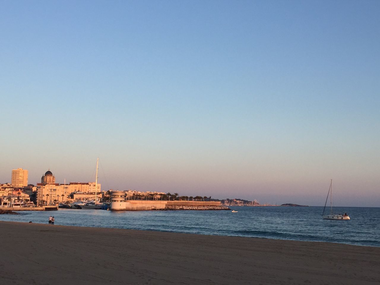 VIEW OF SEA AGAINST SKY