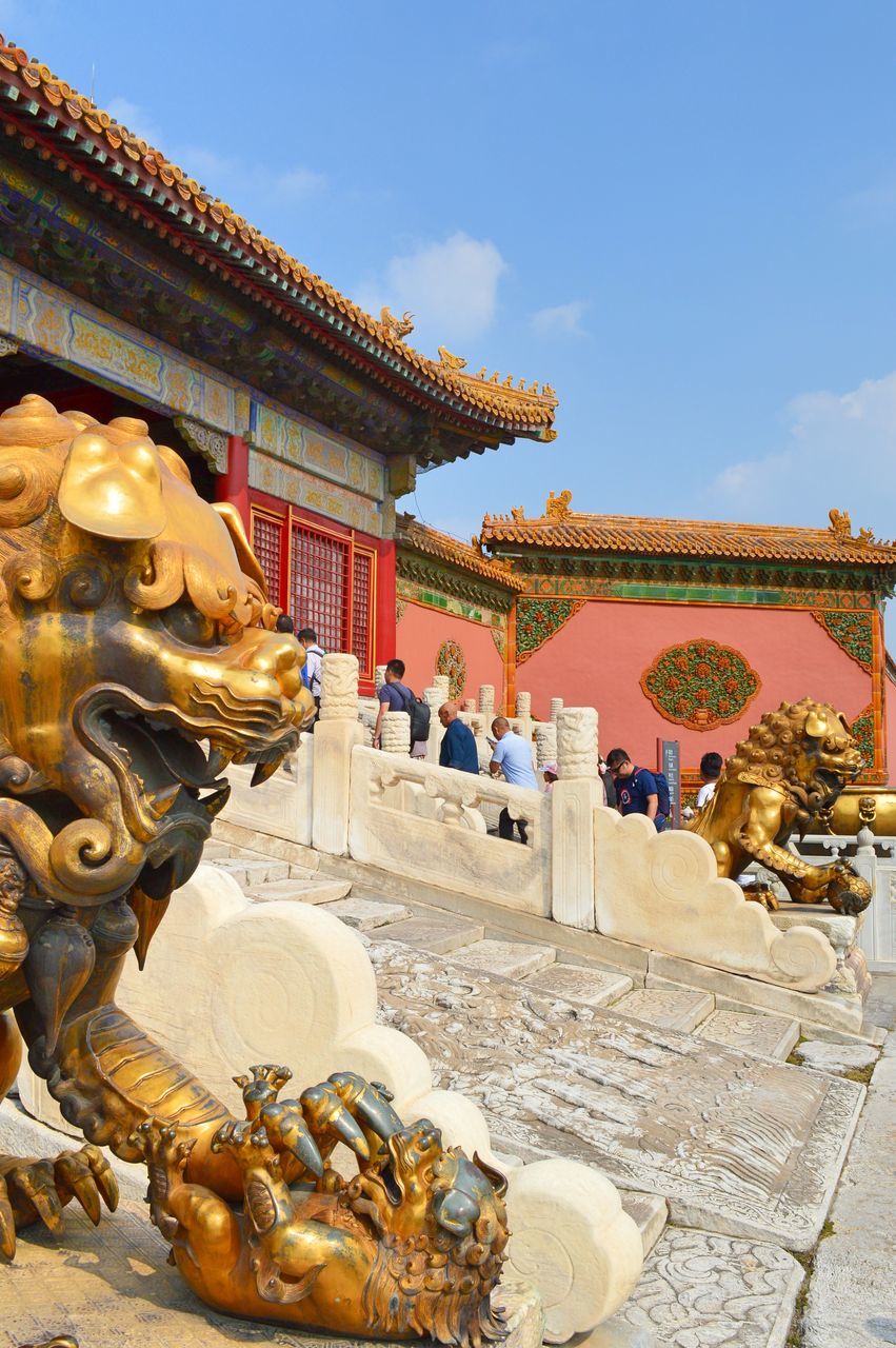 STATUES AT TEMPLE OUTSIDE BUILDING