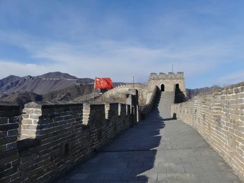 Great wall of china against sky