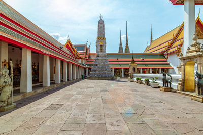 Thai temple, tourist attraction, wat pho