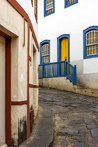 Street with houses with colonial architecture in the old and historic city of diamantina